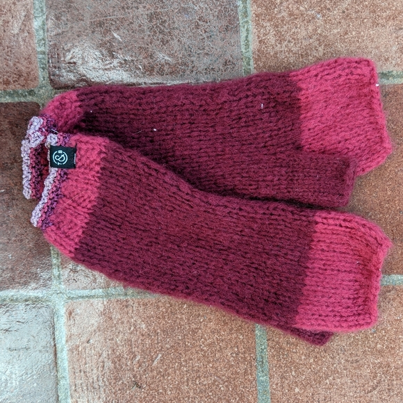 T & B fuzzy arm warmers - Picture 1 of 4